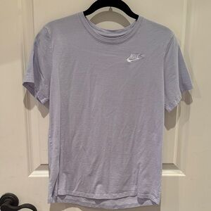 NWOT Nike Womens Lavender Short Sleeve Tee